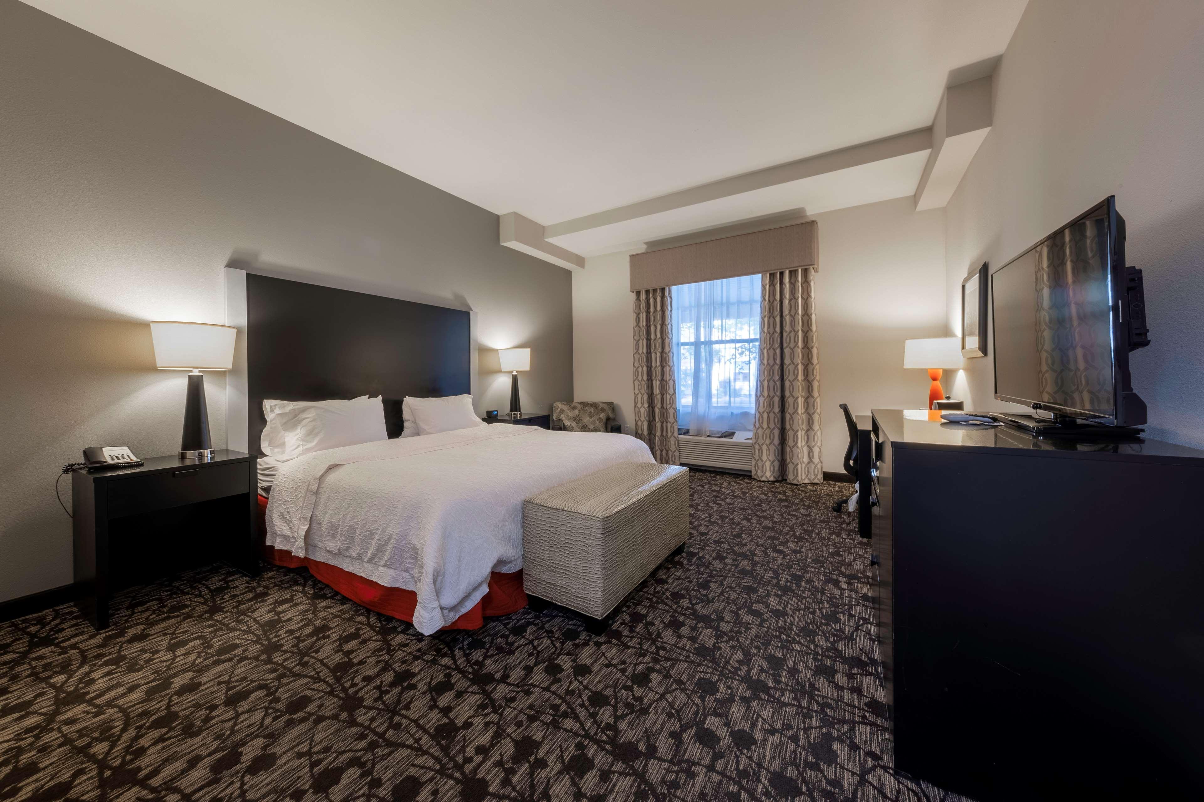 Hampton Inn & Suites Dupont Extérieur photo
