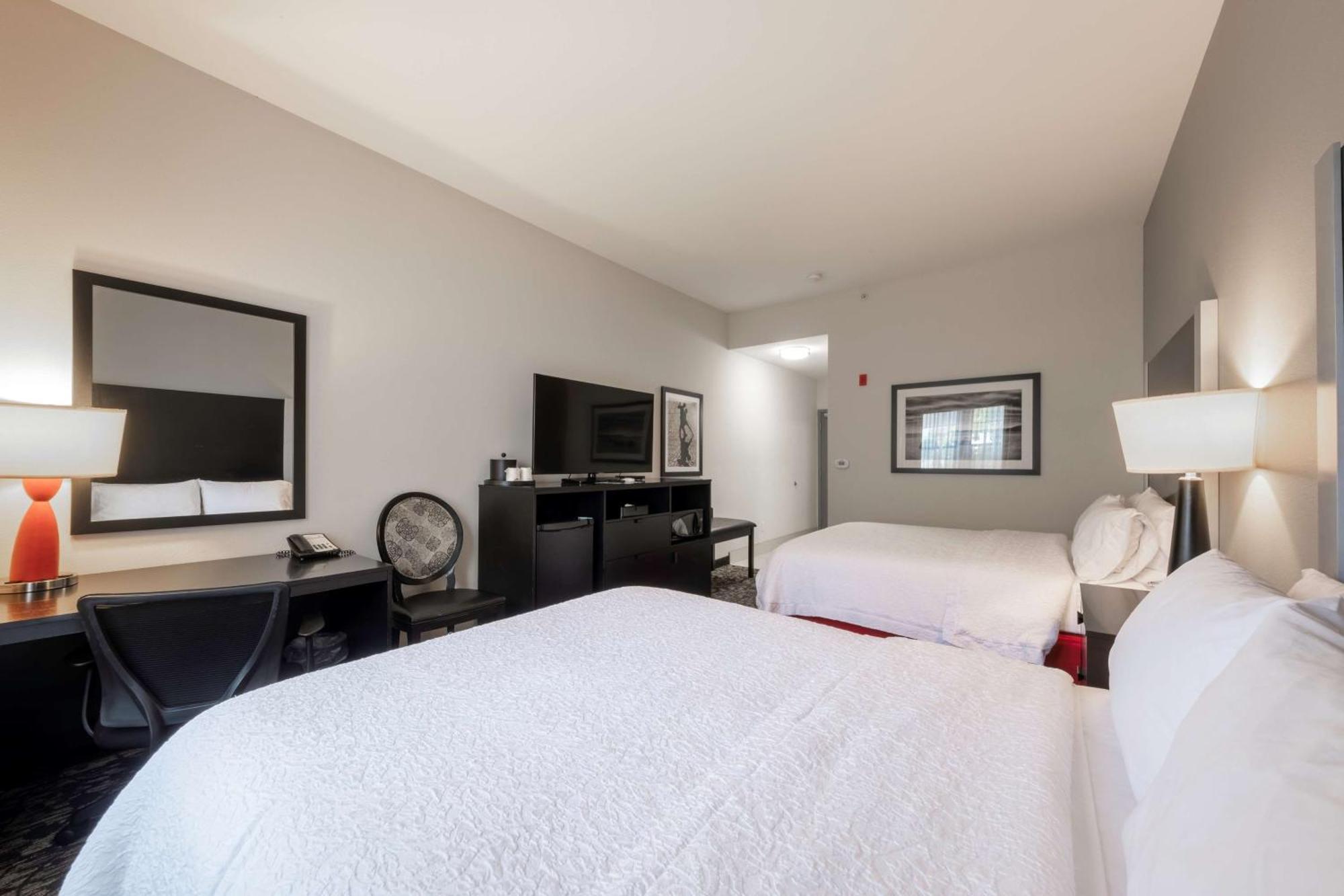 Hampton Inn & Suites Dupont Extérieur photo